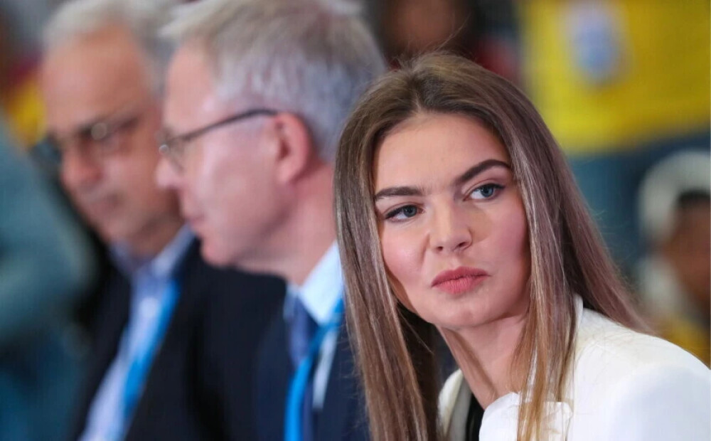Sarukuši Putina iespējamās bērnu mātes Alīnas Kabajevas ienākumi