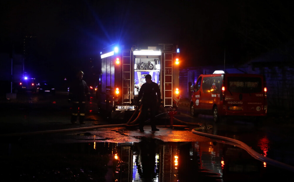 Ziemassvētku vakarā ugunsgrēkā Rīgā cietis cilvēks; nostrādājis dūmu detektors