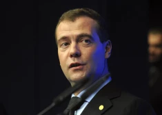 Īlons Masks reaģē uz Medvedeva pareģojumiem par "Ceturto reihu"