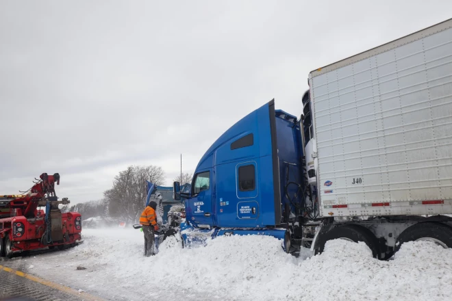 Bufalo pilsēta, kas atrodas Ēri apgabalā, vēl arvien bija neizbraucama.