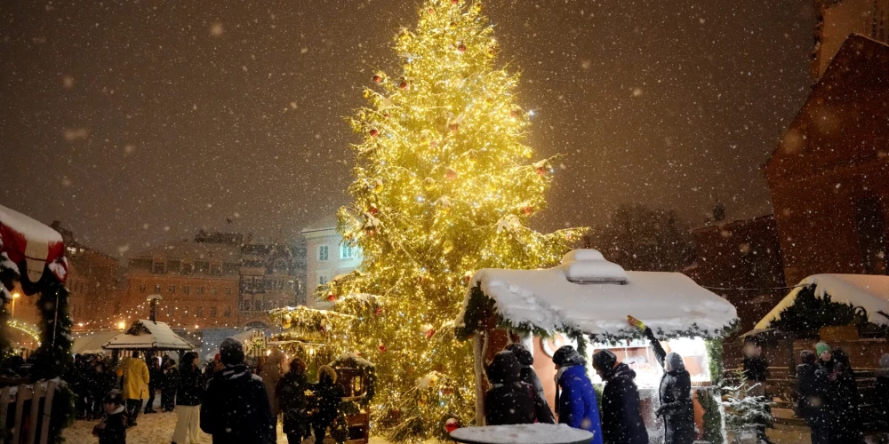 FOTO: pasaulslavens medijs pamanījis Rīgu un nosaucis to par vienu no skaistākajām vietām, kur pavadīt svētkus