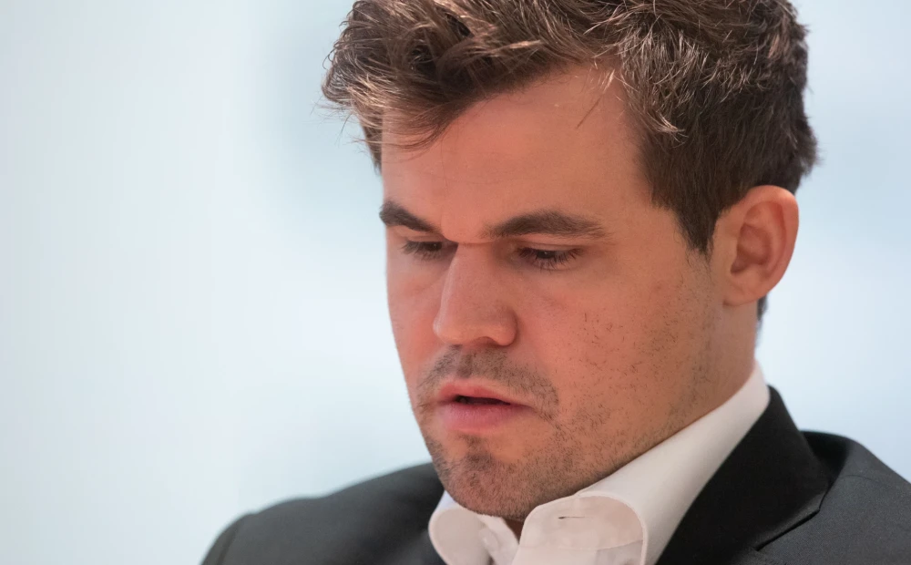 Carlsen vinner hurtigsjakk-verdenstittelen