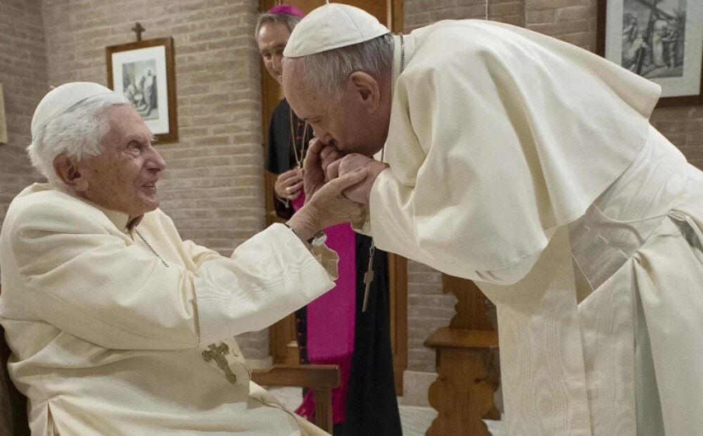 Vatikāns paziņo, ka bijušais pāvests Benedikts ir modrs