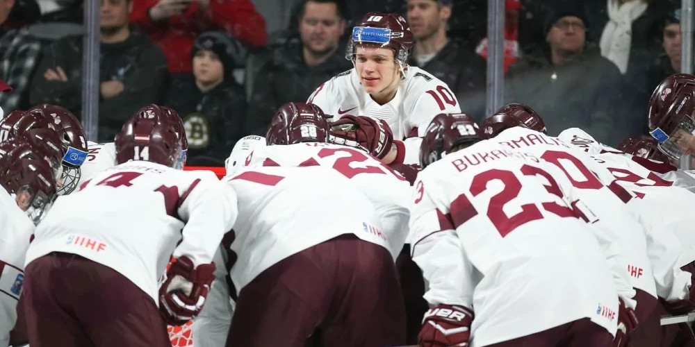 Latvijas junioru hokeja izlase pasaules čempionātā zaudē slovākiem un cīnīsies par vietas saglabāšanu elites divīzijā