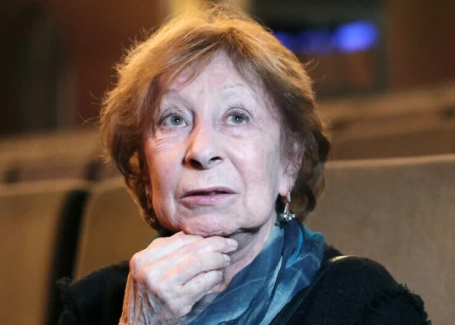 "Сообщили, что там какой-то жуткий непорядок": в Петербурге отменили спектакль с Лией Ахеджаковой, выступившей против войны