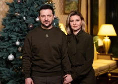 Volodimirs Zelenskis ar sievu Olenu Zelensku 2022. gada 31. decembrī.