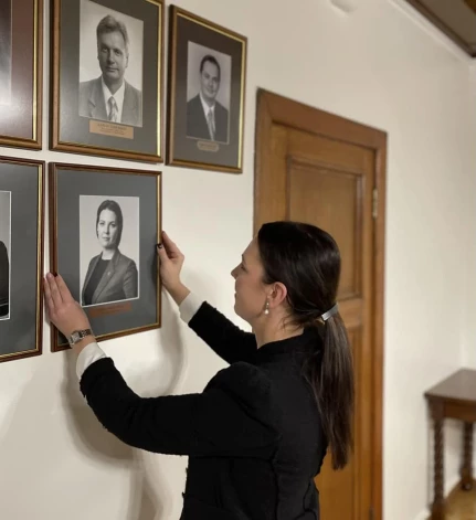 Bijusī ministre Anita Muižniece vairs nenēsā laulību gredzenu.