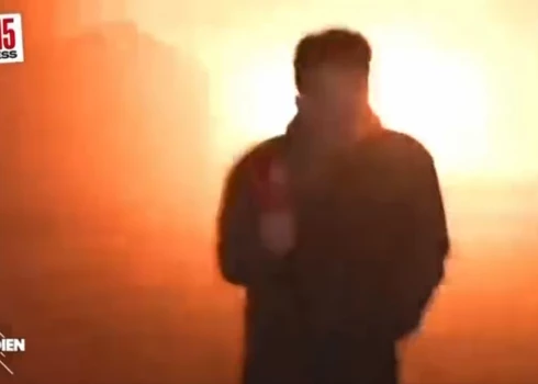 VIDEO: Francijas TV žurnālistam tiešraidē blakus nogāžas krievu raķete