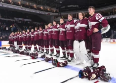 Latvijas junioru hokeja izlase nosargā vietu elites divīzijā