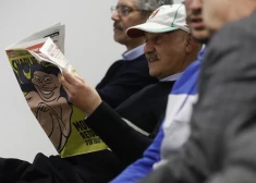 "Charlie Hebdo" atkal paņirgājas par Irānas līderi