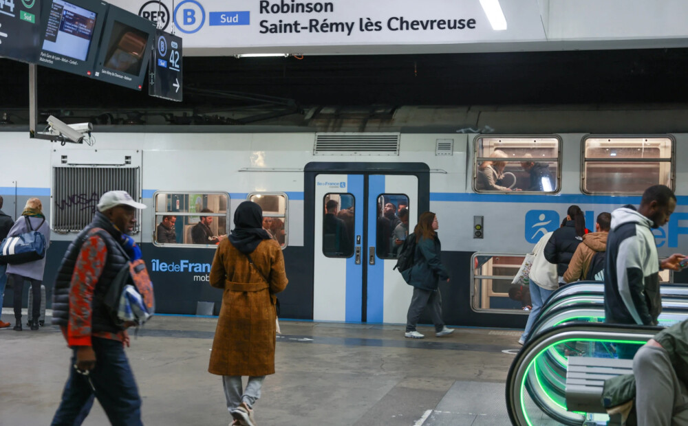 Parīzes Ziemeļu stacijā uzbrucējs sadūris vairākus cilvēkus