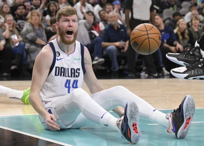 Bertāns bez punktiem "Mavericks" zaudējumā "Clippers" 