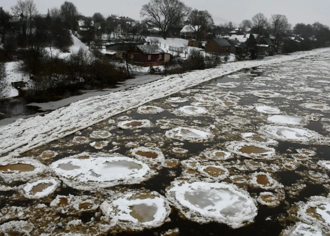 Ceturtdien gaidāms sniegs un lietus