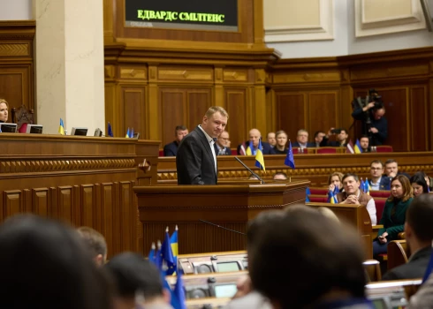 Edvards Smiltēns uzrunā Ukrainas parlamentam: aizvērt elles vārtus Ukrainā ir visas civilizētās pasaules pienākums