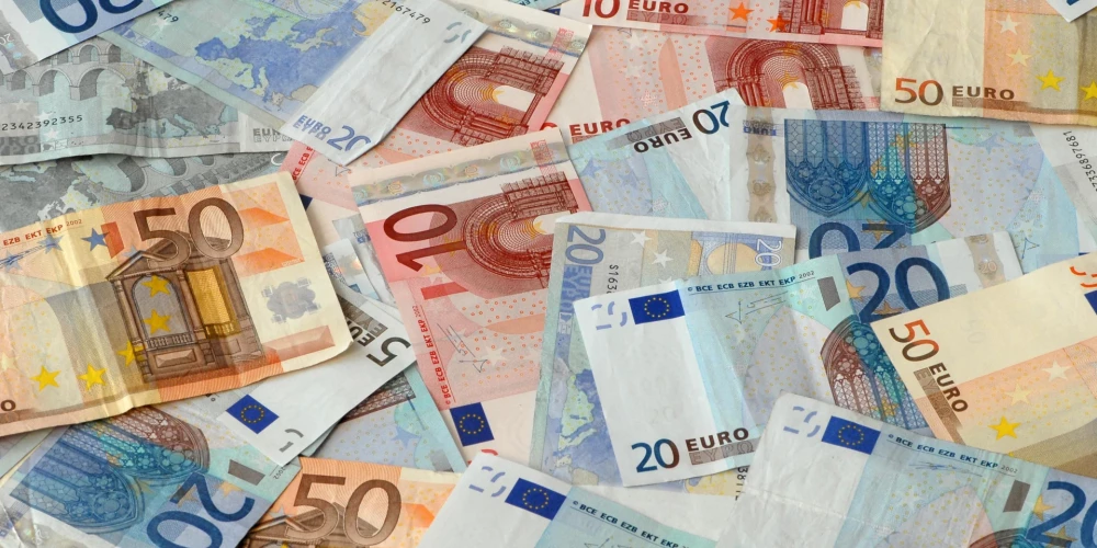 Latvijas četru lielāko banku klientiem pērn izkrāpti 12,04 miljoni eiro