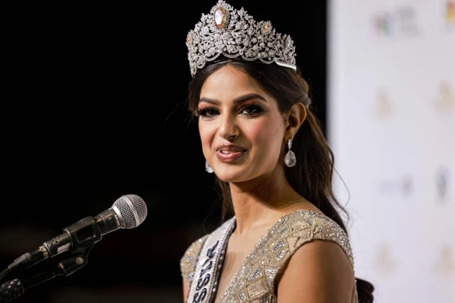 Par skaistumkonkursa "Miss Universe" ("Mis Visums") uzvarētāju 2021. gadā tika atzīta 21 gadu vecā Indijas pārstāve Harnaza Sandhu.