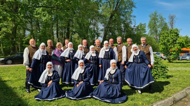 Mārupes novada senioru deju kolektīvs “Klasesbiedri”.