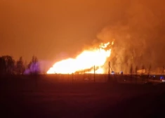 Lietuvā eksplodējis gāzes vads, pa kuru gāze piegādāta arī Latvijai; uguns stabs uzšāvies 50 metru augstumā