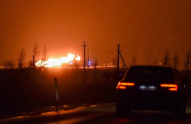 Gāzes plūsma bojātajā cauruļvadā tika nekavējoties apturēta, un kad tajā esošā gāze izdega, ugunsgrēks norima.