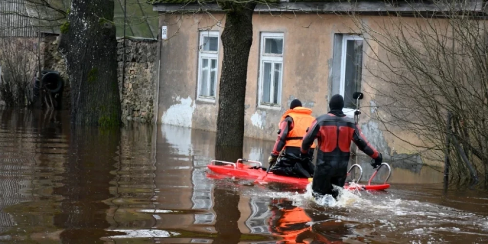 В городе сохраняется опасность прорыва защитной дамбы