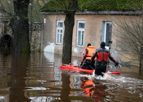 В городе сохраняется опасность прорыва защитной дамбы