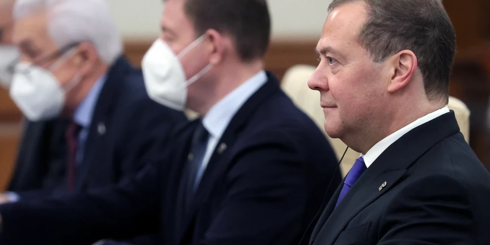 Medvedevs norej Japānas un ASV paziņojumu par kodolieroču lietošanas nepieļaujamību