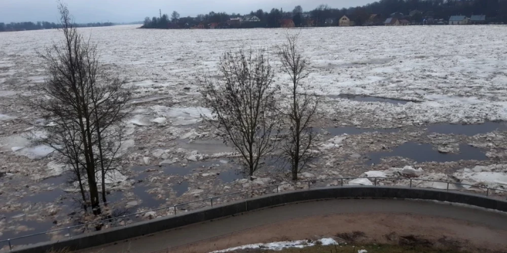 Чтобы обеспечить безопасность ГЭС, Latvenergo следит за развитием ситуации. (Фото: LETA)