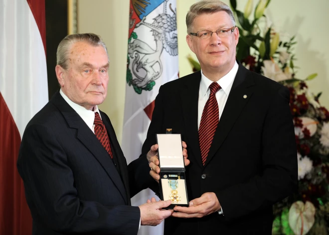 Mūžībā devies bijušais LKP CK pirmais sekretārs Jānis Vagris