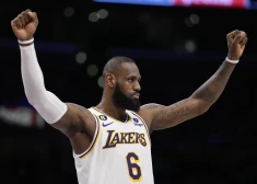 "Lakers" zaudē Lebronam Džeimsam zīmīgā spēlē