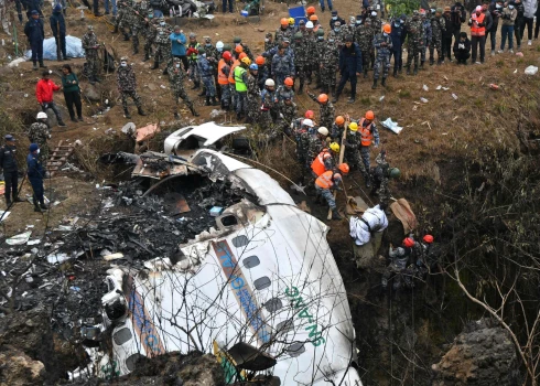Kopš 2000. gada bojā gājuši gandrīz 350 cilvēku. Kāpēc Nepāla ir viena no bīstamākajām vietām, kur lidot