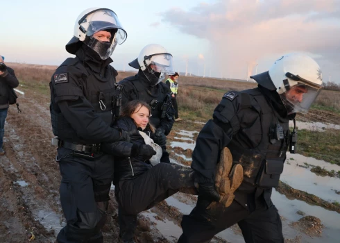 Luceratas ciematu, Vācijas rietumos, plānots nojaukt, lai paplašinātu Garcveileres brūnogļu raktuves, pret ko kategoriski iebilst vides aizstāvji.