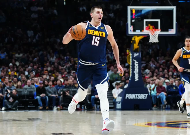 Jokiča kārtējais "triple-double" ļauj "Nuggets" turpināt divas iespaidīgas uzvaru sērijas