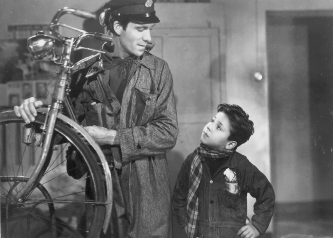Шедевр неореализма “Похитители велосипедов” откроет программу в честь 100-летия кинотеатра Splendid Palace