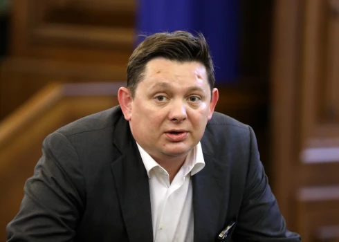 Страховщик через суд хочет взыскать с экс-депутата Кайминьша более 24 тысяч евро