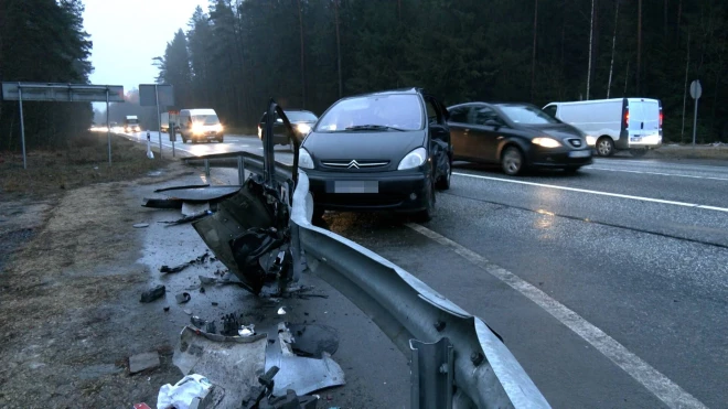 Водитель Citroen получила серьезные травмы. (Фото: скриншот видео TV3)