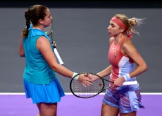 Aļona Ostapenko un Liudmila Kičenoka "Australian Open" bija izsētas ar piekto numuru.