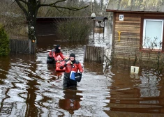 Plūdi Jēkabpilī, kur ūdens līmenis Daugavā 14. janvāra rītā sasniedzis 8,92 metrus.