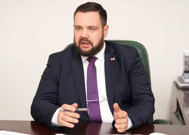 Министр: нужно расторгнуть договоры с тремя пассажирскими перевозчиками, участвовавшими в картеле