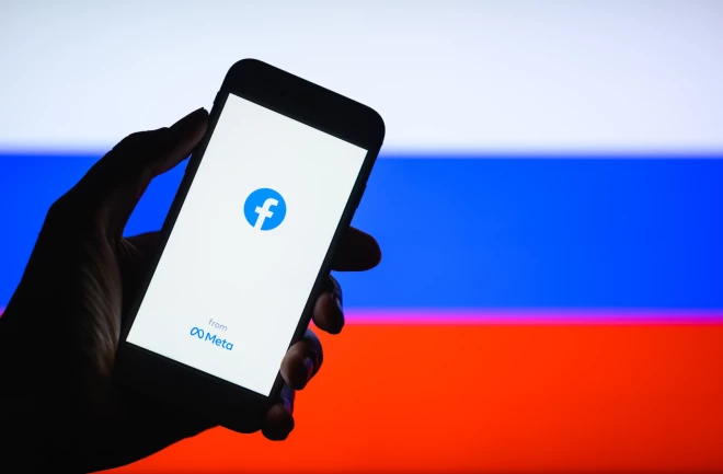 Izskan aizdomas, ka “Facebook” cenzori sargā Krievijas intereses.