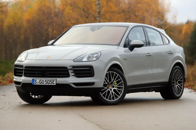 "Porsche Cayenne E-Hybrid Platinum Edition".