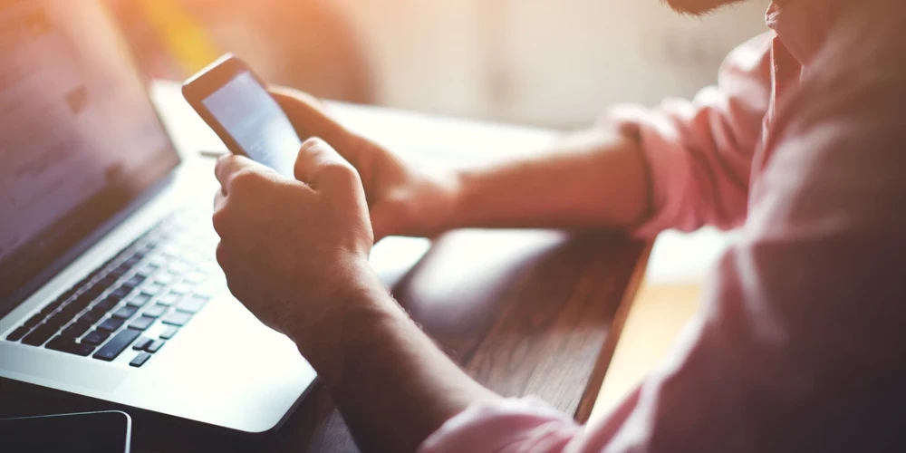 Последствия слишком долгого пребывания в виртуальной среде могут нанести серьезный вред как физическому здоровью, так и эмоциональному благополучию