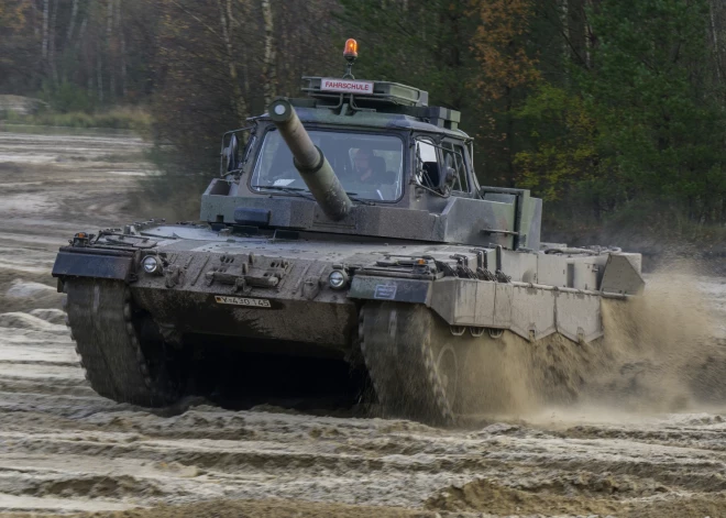 "Domājiet ātrāk!" Ukraina nosoda Vācijas neizlēmību saistībā ar "Leopard 2" tankiem