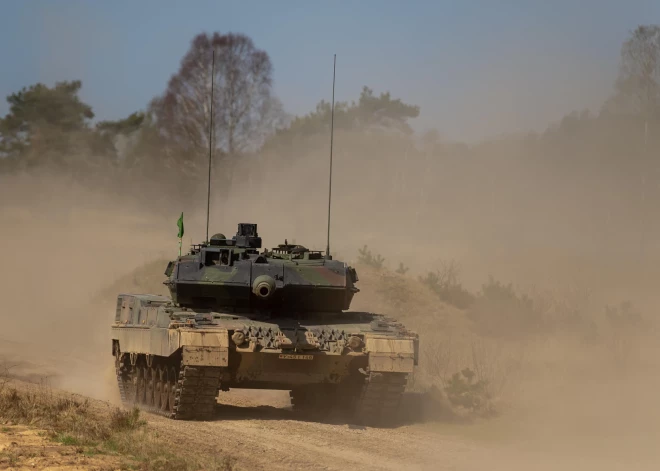 Polija lūgs Vācijas atļauju nosūtīt "Leopard" tankus uz Ukrainu