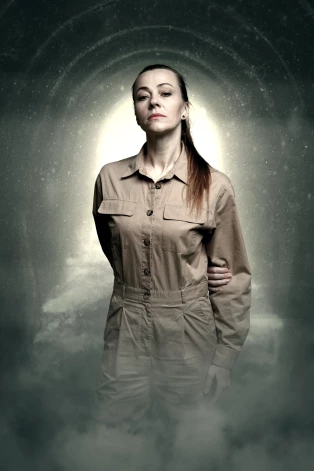 "Paļaujos, ka rezultāts būs skatāms, jo filmēšanas procesā režisors nepieļāva aktieriskus un vizuālus melus. Arī es pati ar lielu nepacietību gaidu pirmizrādi,” saka Maija Doveika.