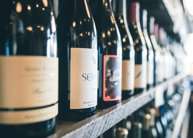 The Insider: друг дочери Путина ввозит в Россию элитное вино из Европы в обход санкций ЕС