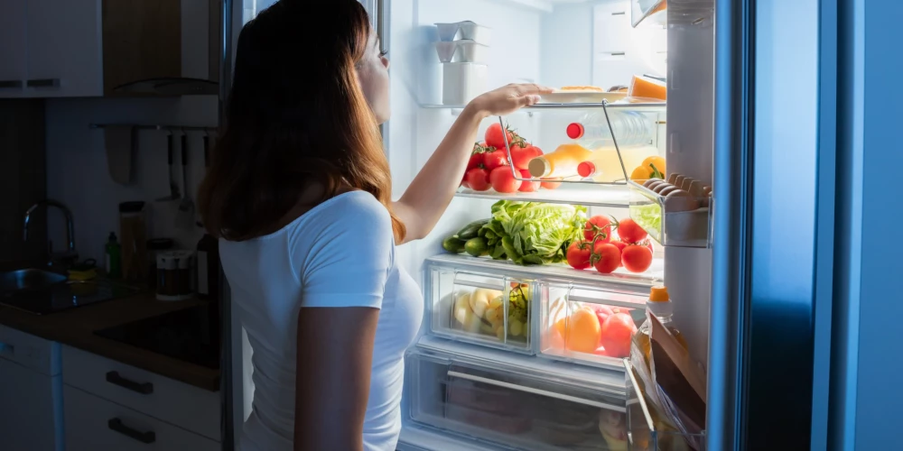 Viens no lielākajiem elektrības “rijējiem” atrodas tavā virtuvē! Padomi, kā efektīvi lietot ledusskapi