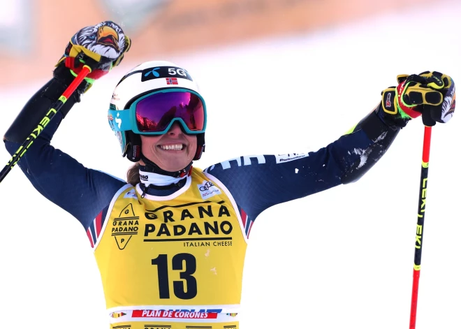 Šifrina nonāk divu uzvaru attālumā no Stēnmarka rekorda atkārtošanas