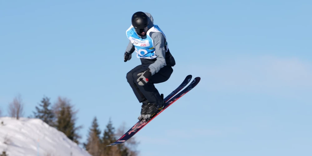 Ozoliņam Eiropas Jaunatnes ziemas olimpiādē frīstailā 18. vieta sloupstailā