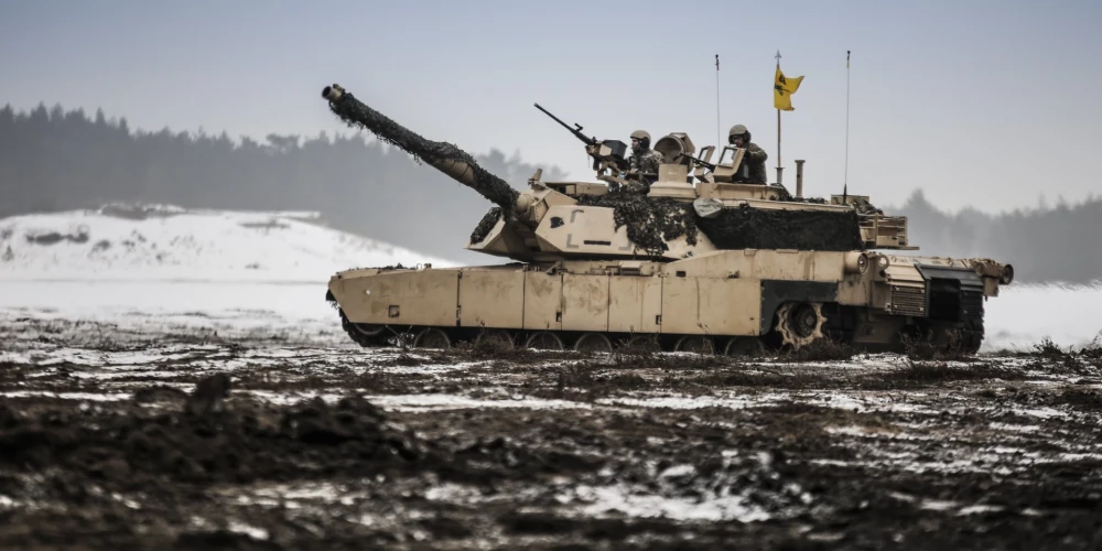 Podoļaks atklāj, cik tanku Ukrainai nepieciešams