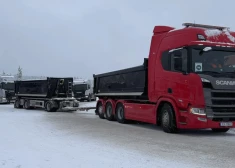 Lielākais pilnībā elektriskais "Scania" kravas auto sastāvs, kas jau strādā raktuvēs Norvēģijā, sver 64 tonnas.